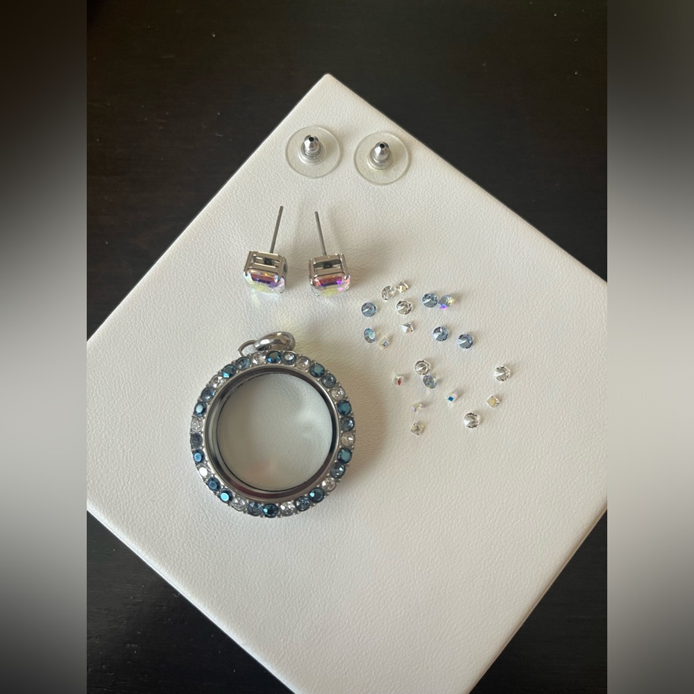 Blue and white Sapphire Swarovski Crystal Living Locket